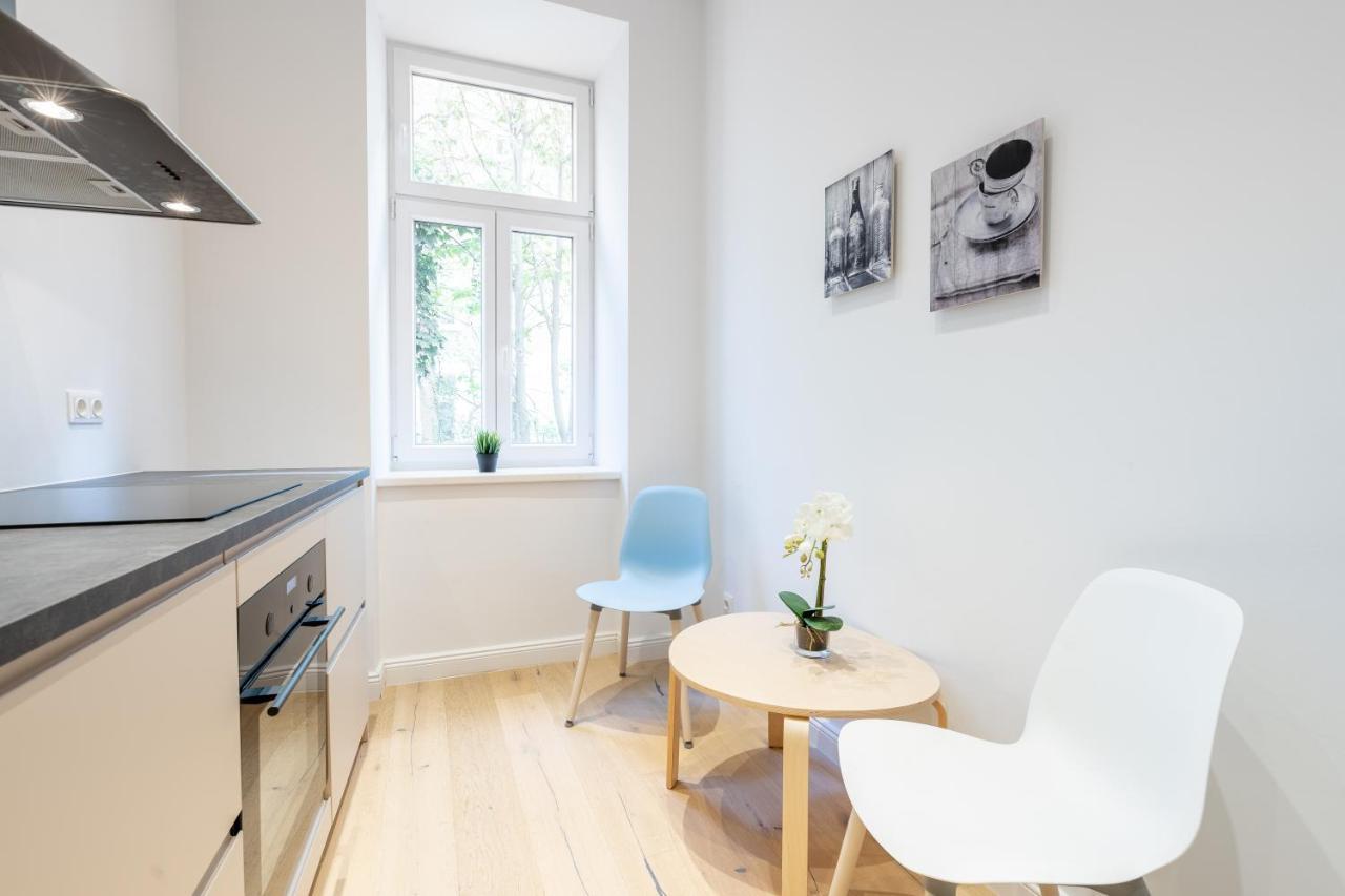Cottageviertel - Stilvolles Apartment In Parknahe Wien Eksteriør billede